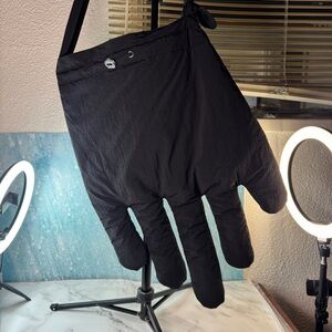 Black Hand-Shaped Shoulder Bag